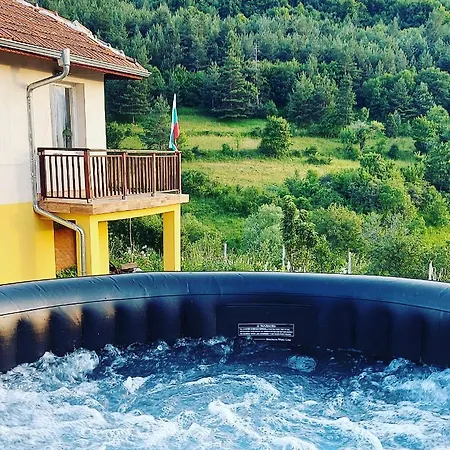 за гости шейтанови